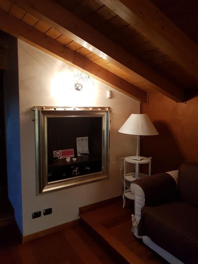 Il Sasso Bianco Bb Apartment Comerio Exterior foto